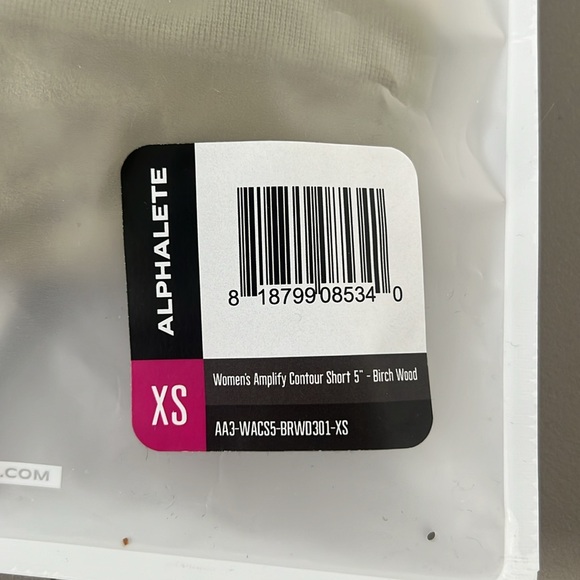 NWT Alphalete Amplify Contour Short - Picture 3 of 3